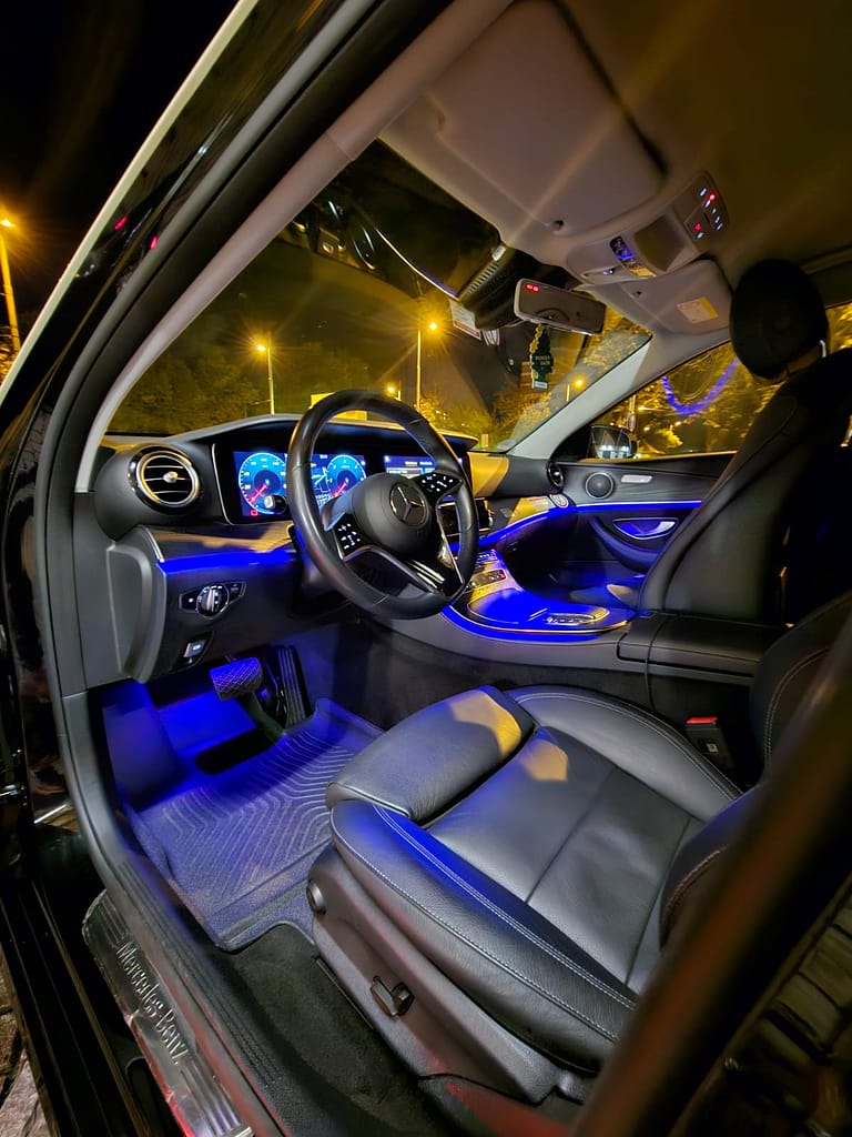 Taxi Darmstadt Cockpit aus Fahrerseiten Ansicht